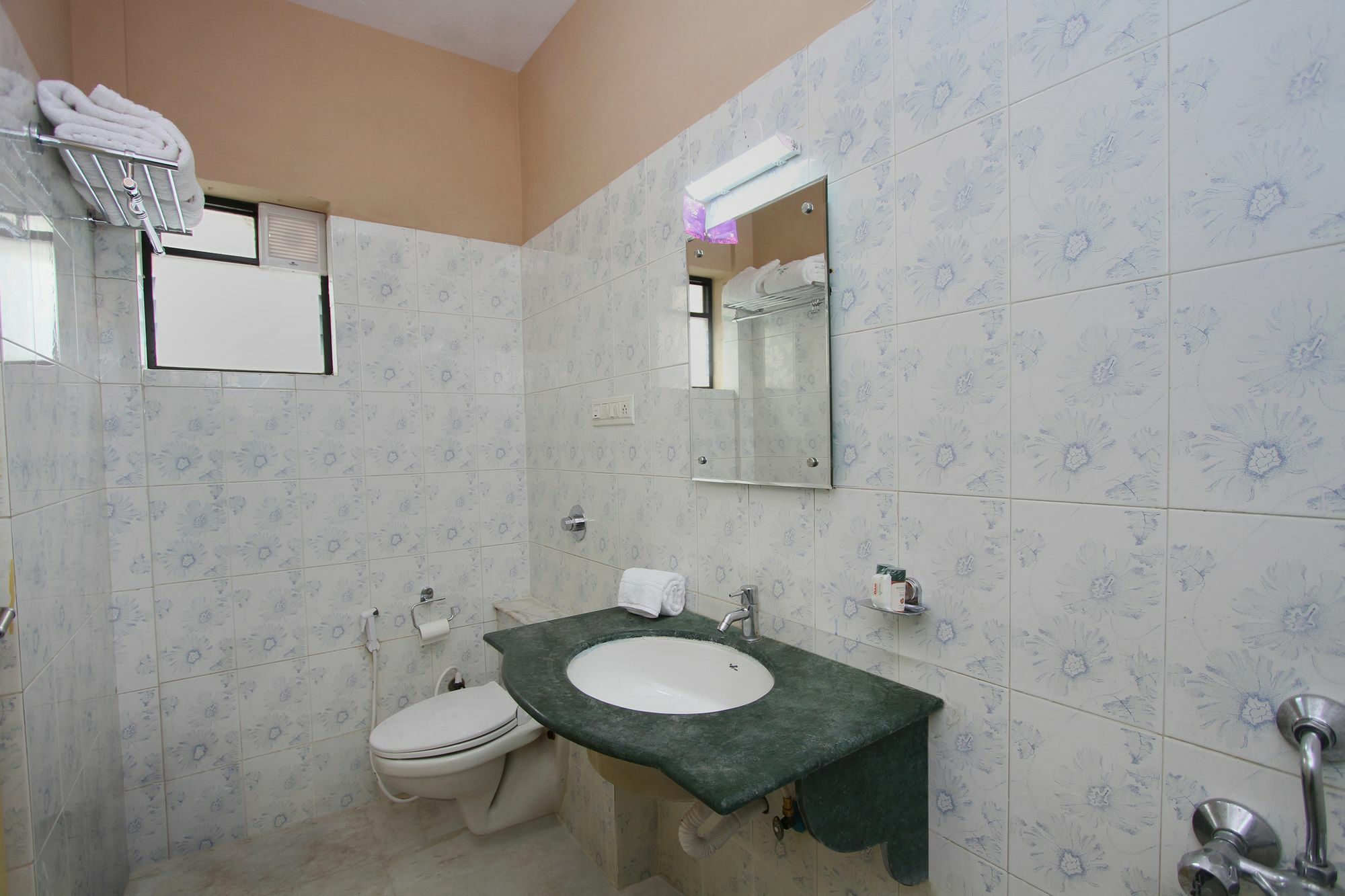 Capital O 5379 The Roy Grand Inns Μπανγκαλόρ Εξωτερικό φωτογραφία